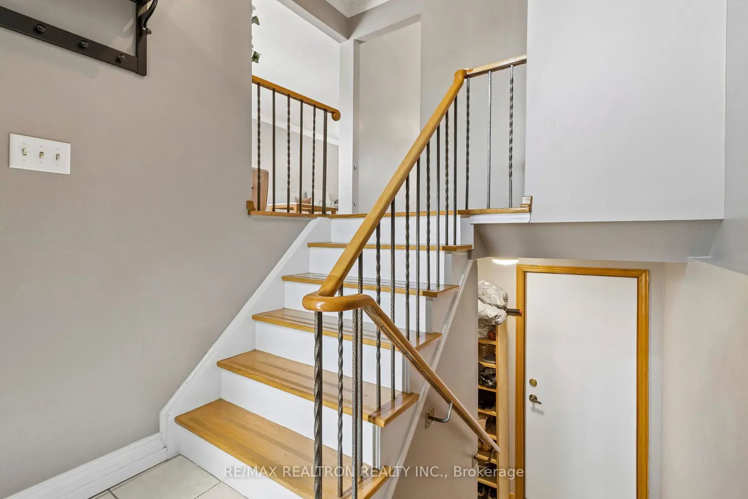 275 Aberdeen Avenue photo 3