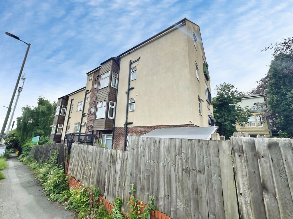 14 bed flat for saleLime Walk, Littleover DE23 photo 2