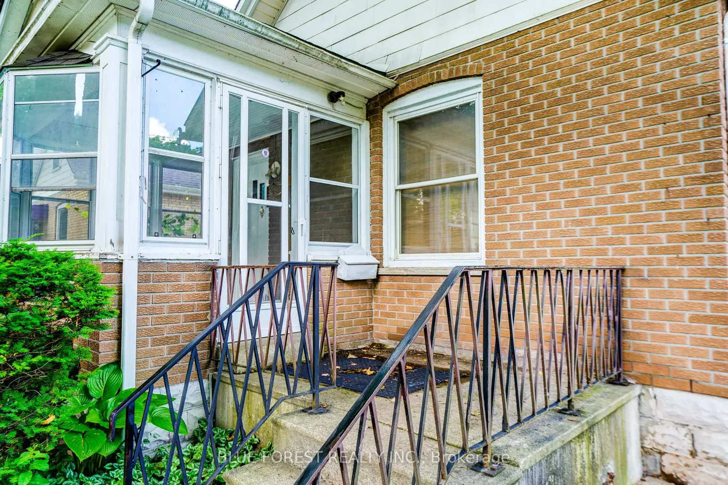 236 Bernard Avenue photo 3
