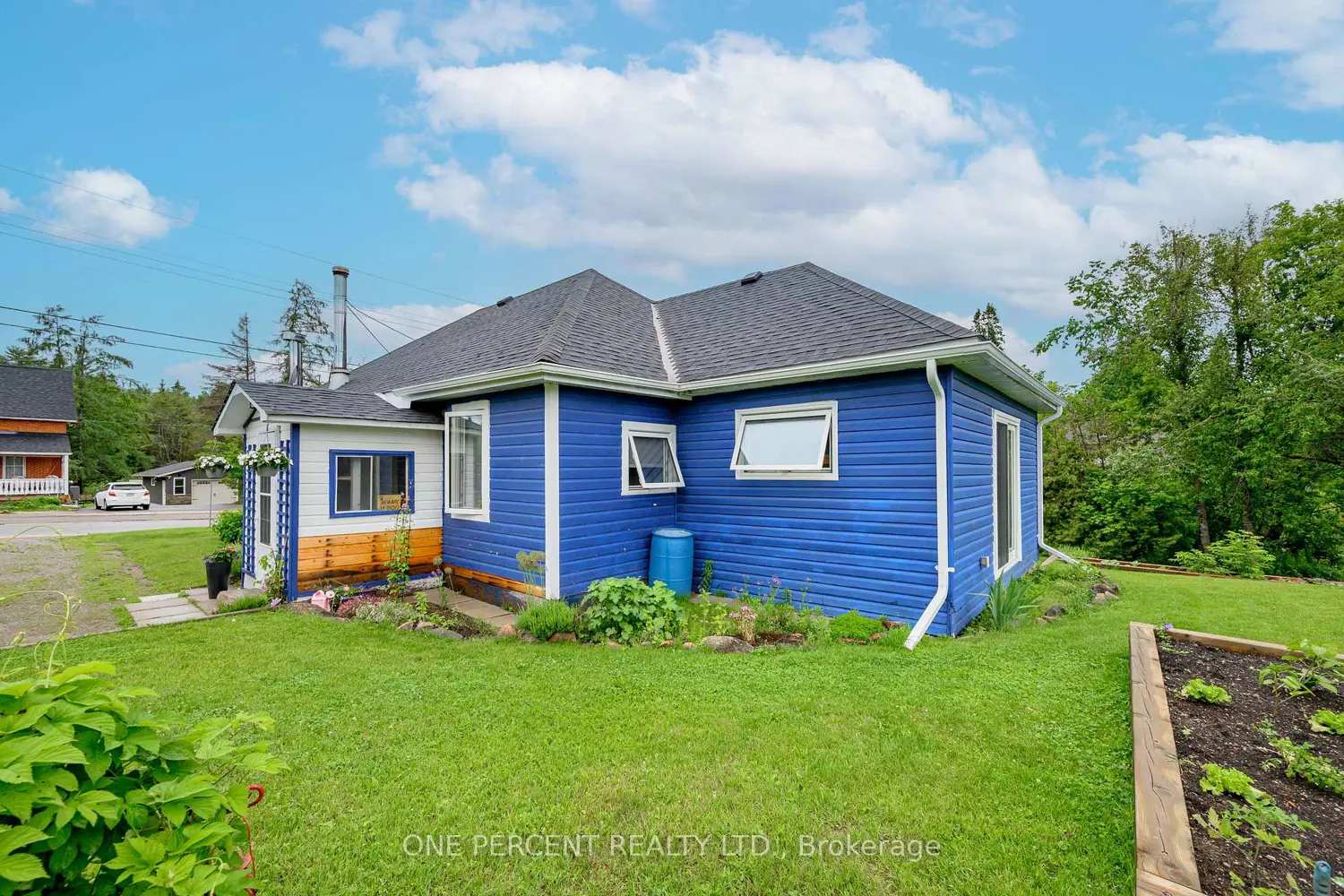 4982 Monck Road photo 2