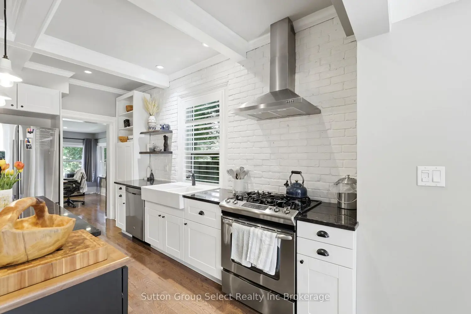340 Ridout Street photo 2