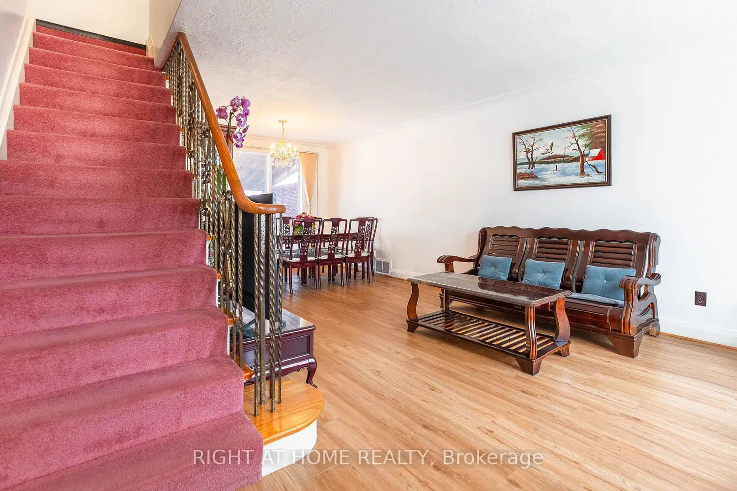 82 Tower Drive photo 3
