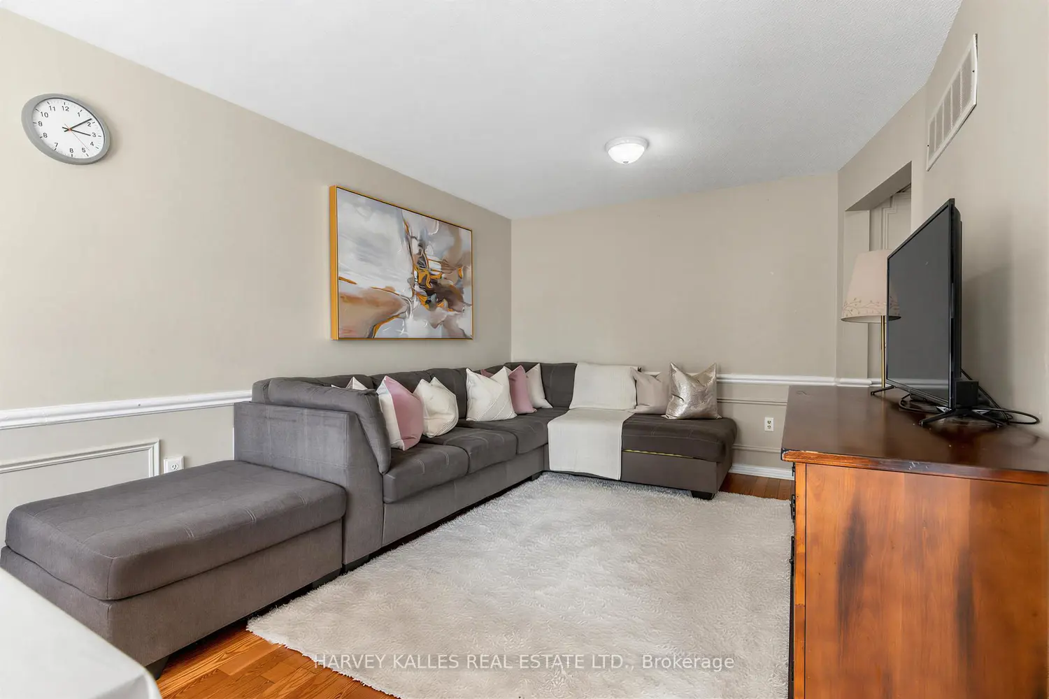 1180 Sandhurst Circle 2 photo 3