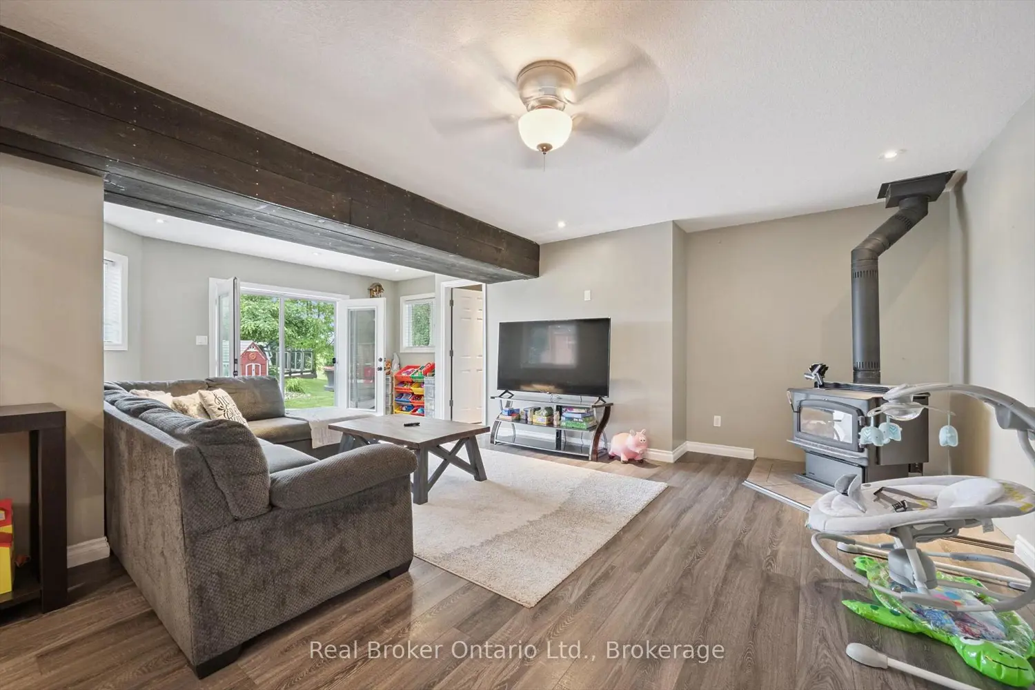170 Elmslie Place photo 5
