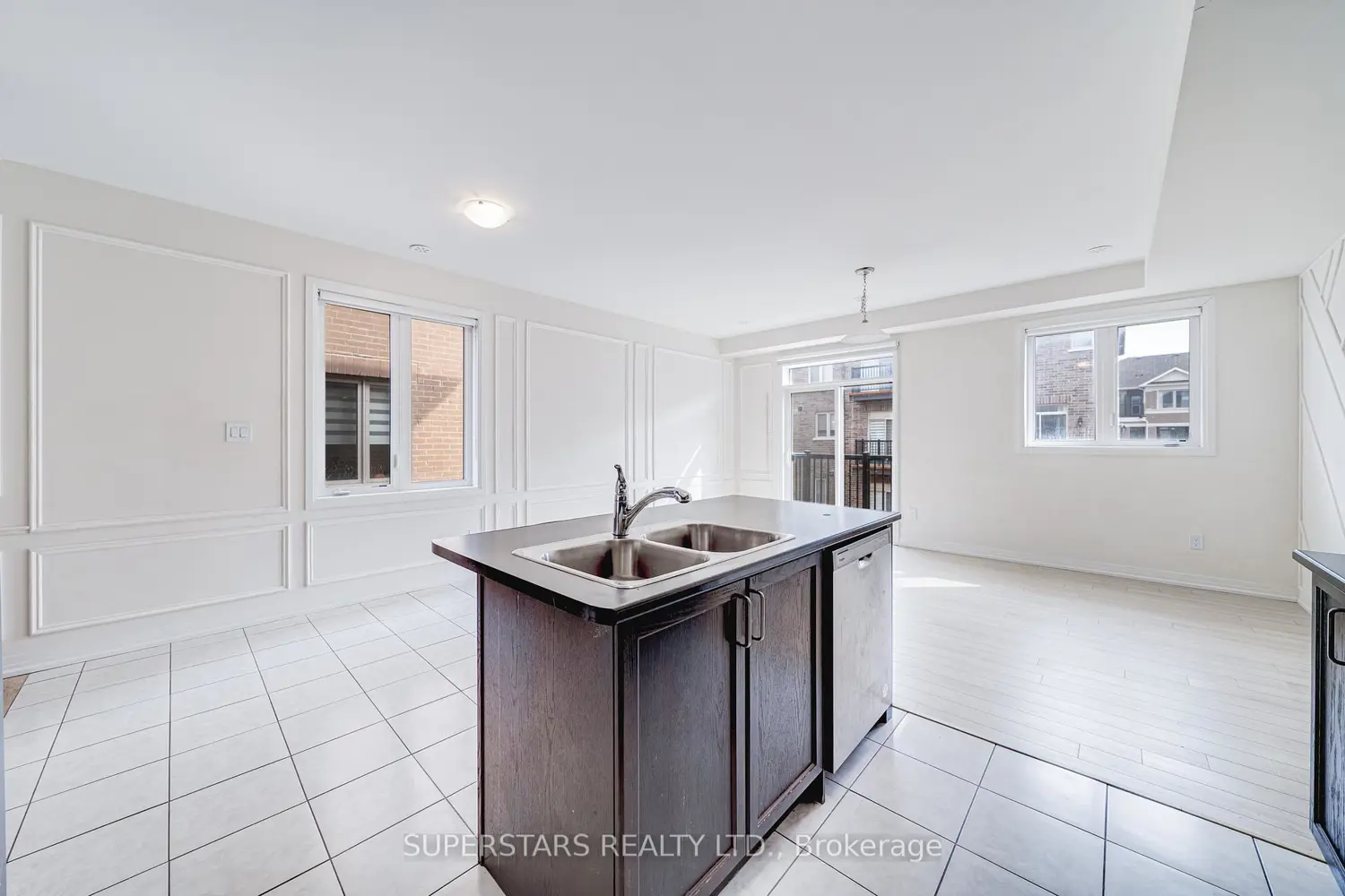 15 Sissons Way photo 4