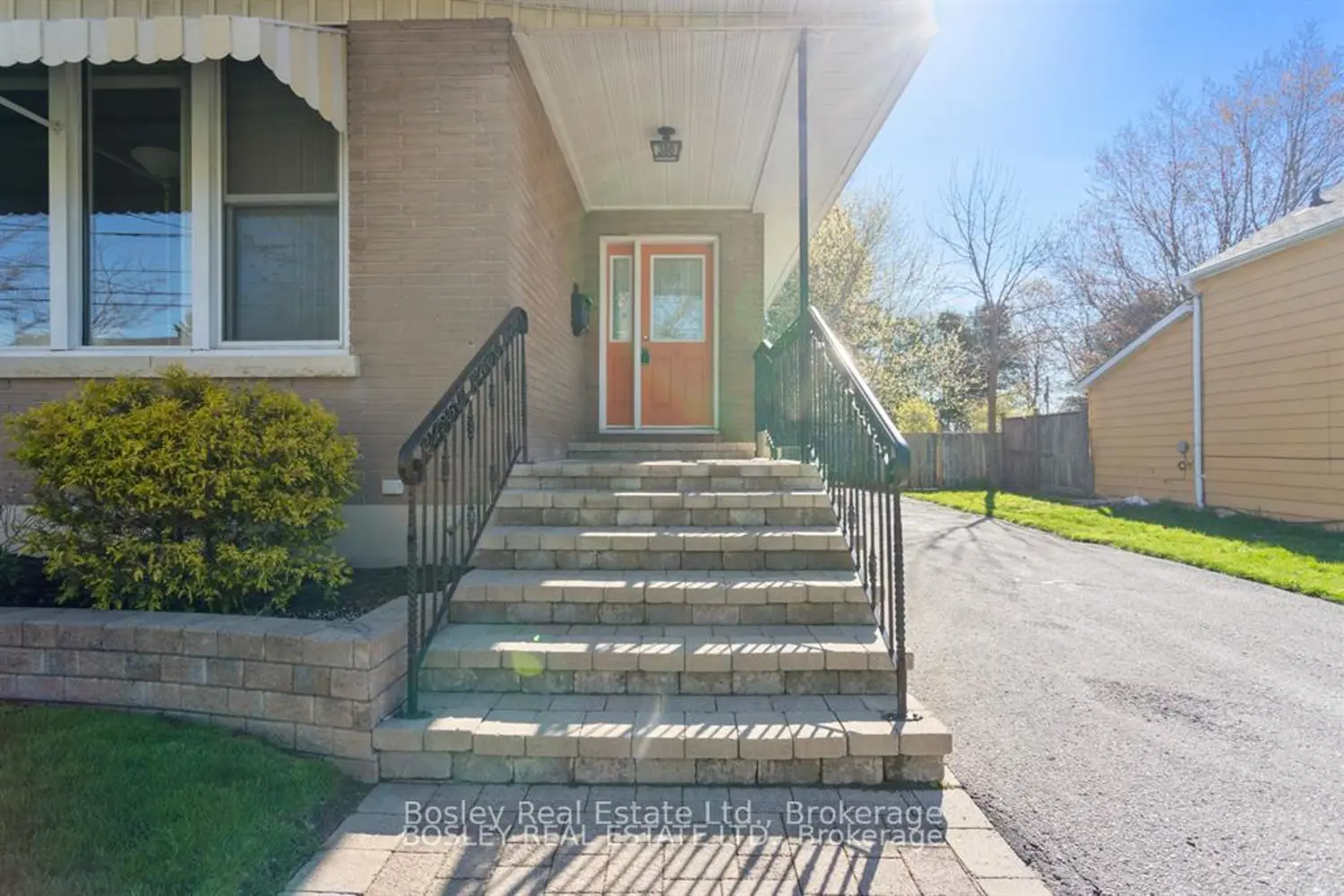 380 D'arcy Street photo 4