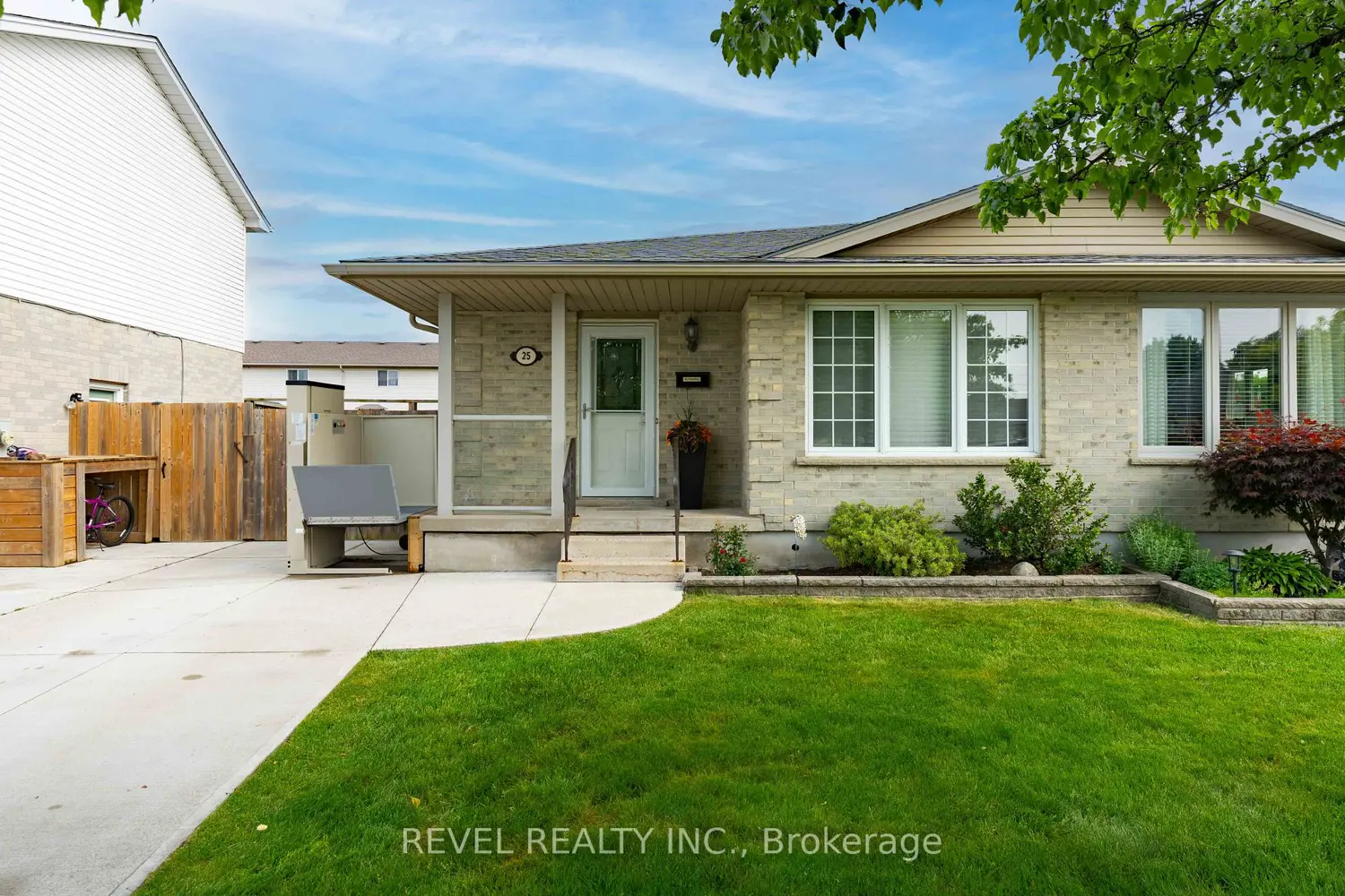 25 Rodney Crescent photo 2