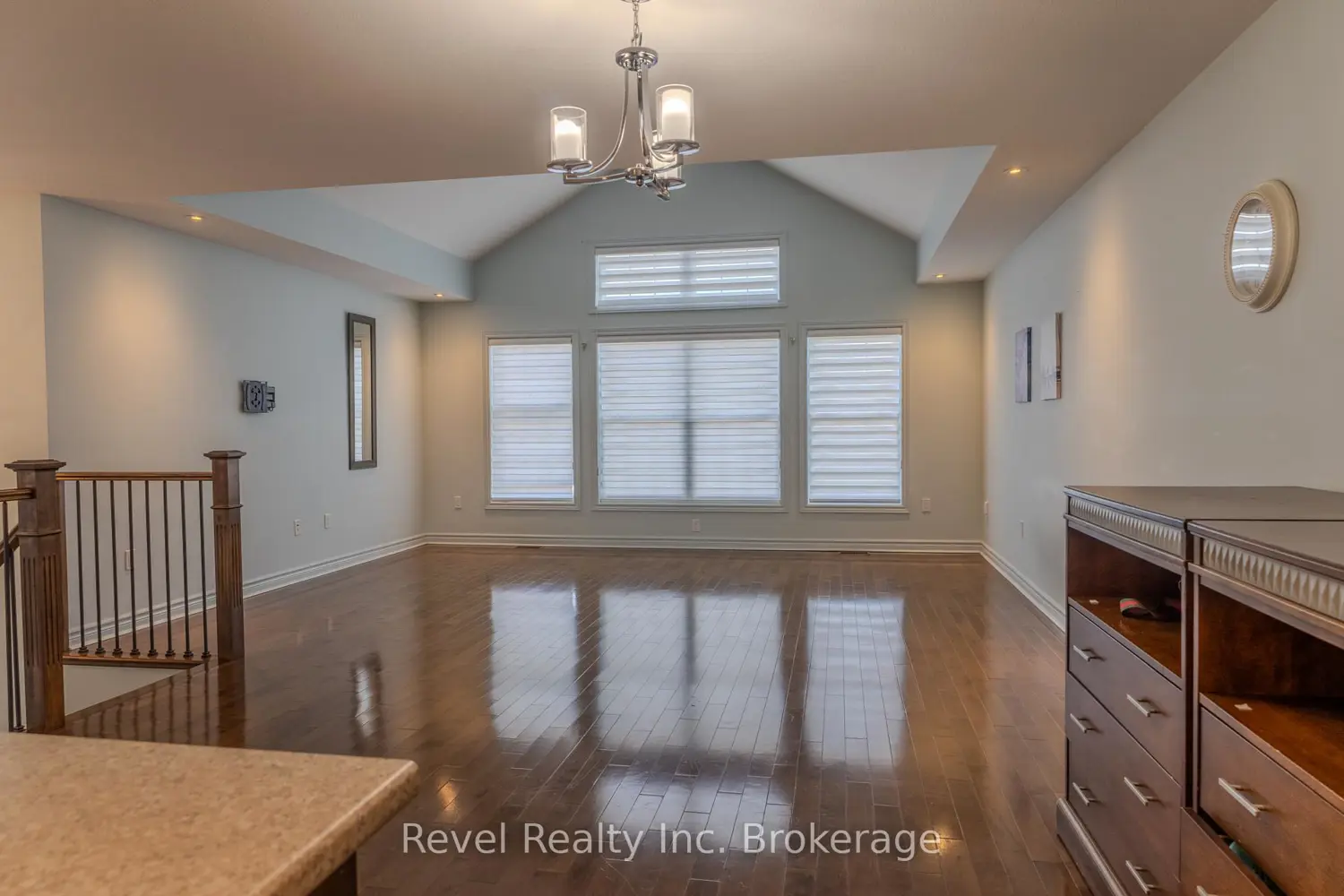 156 Greenwood Avenue photo 3