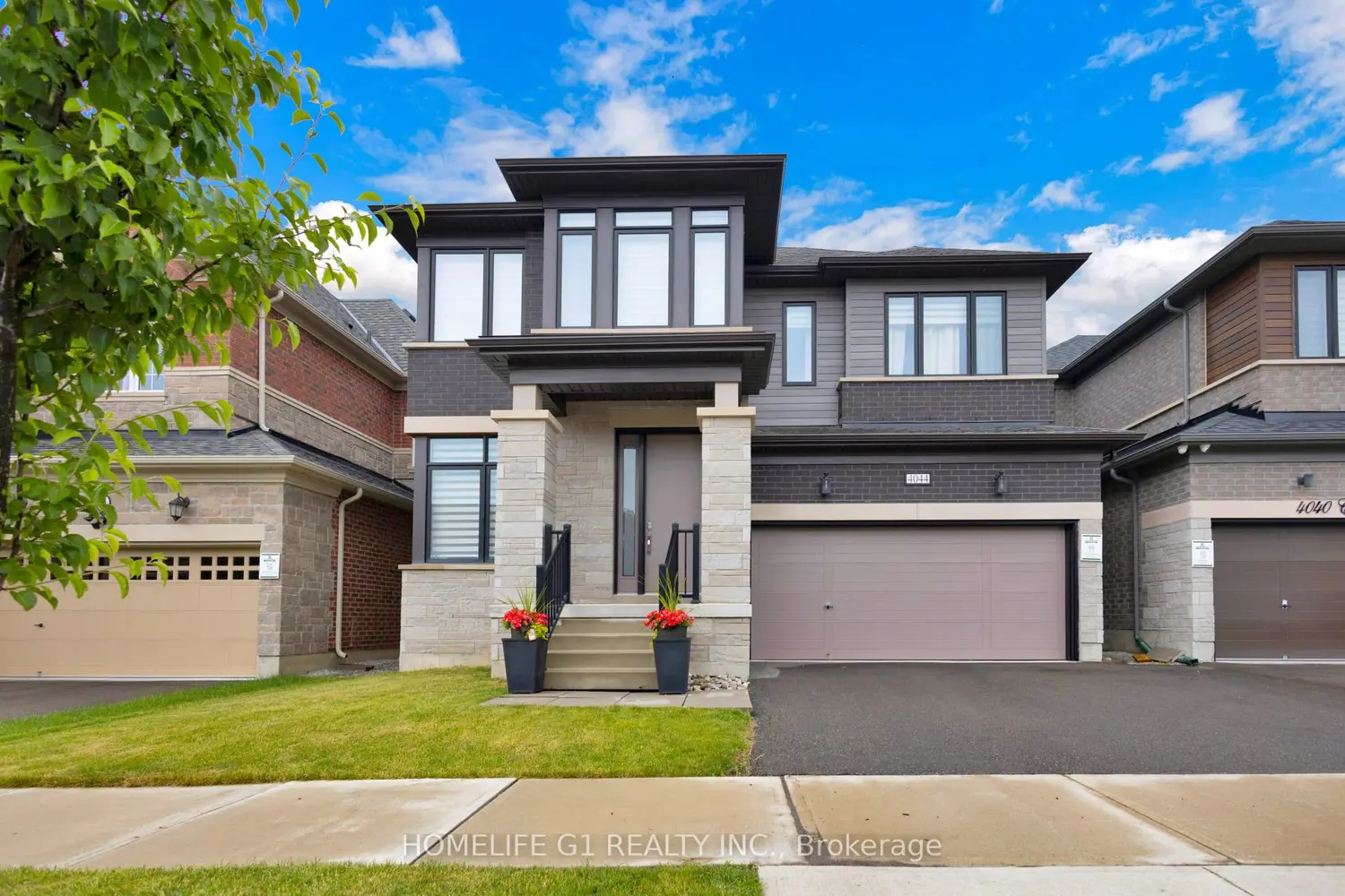 4044 Channing Crescent