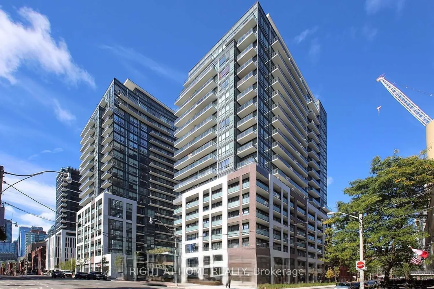 460 Adelaide Street 1123