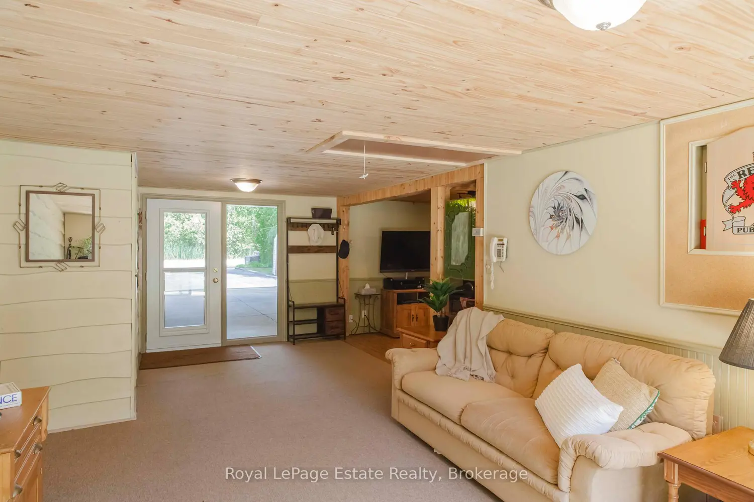 326 Lindsay Street photo 5