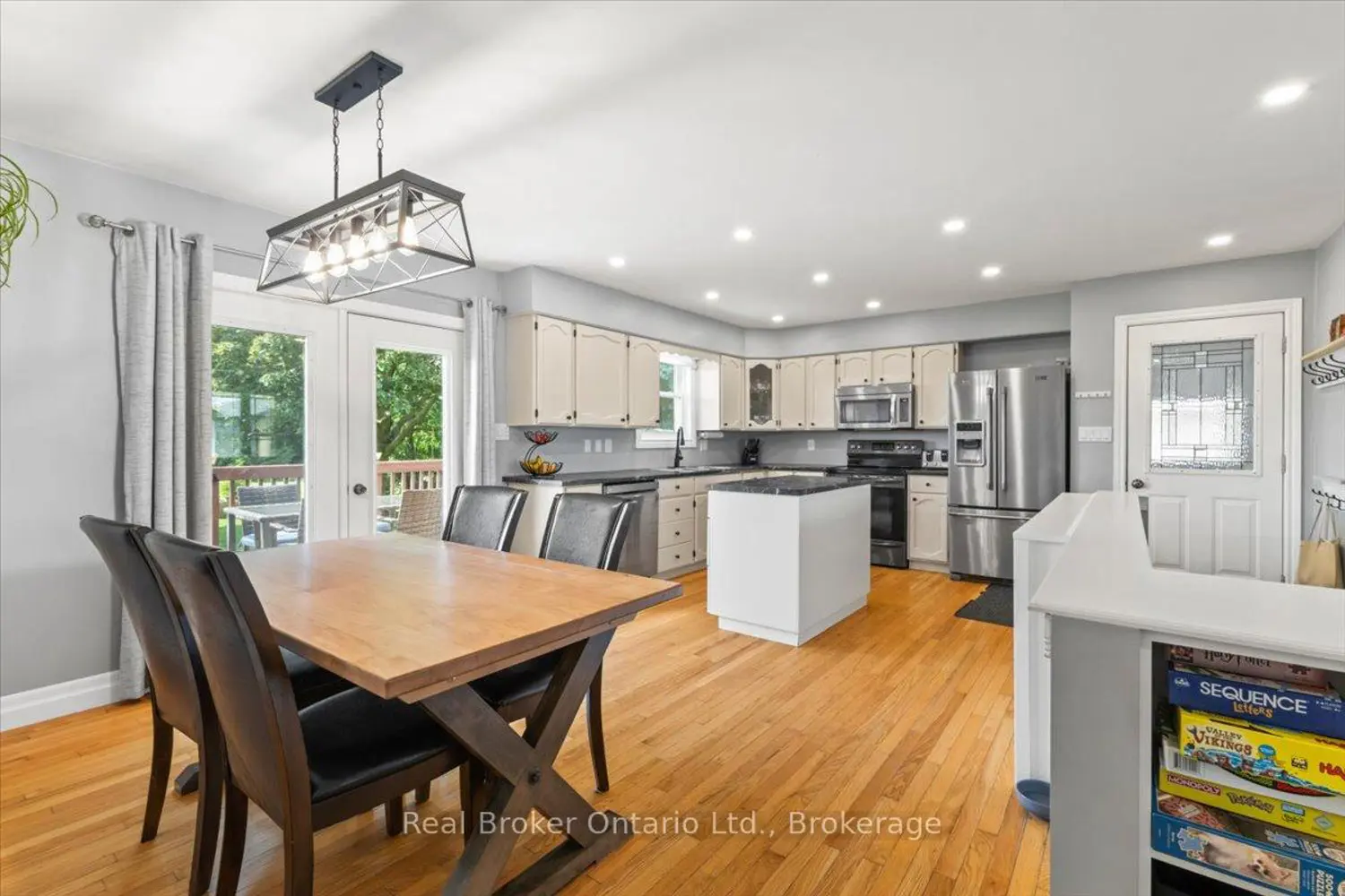220 Forler Street photo 2