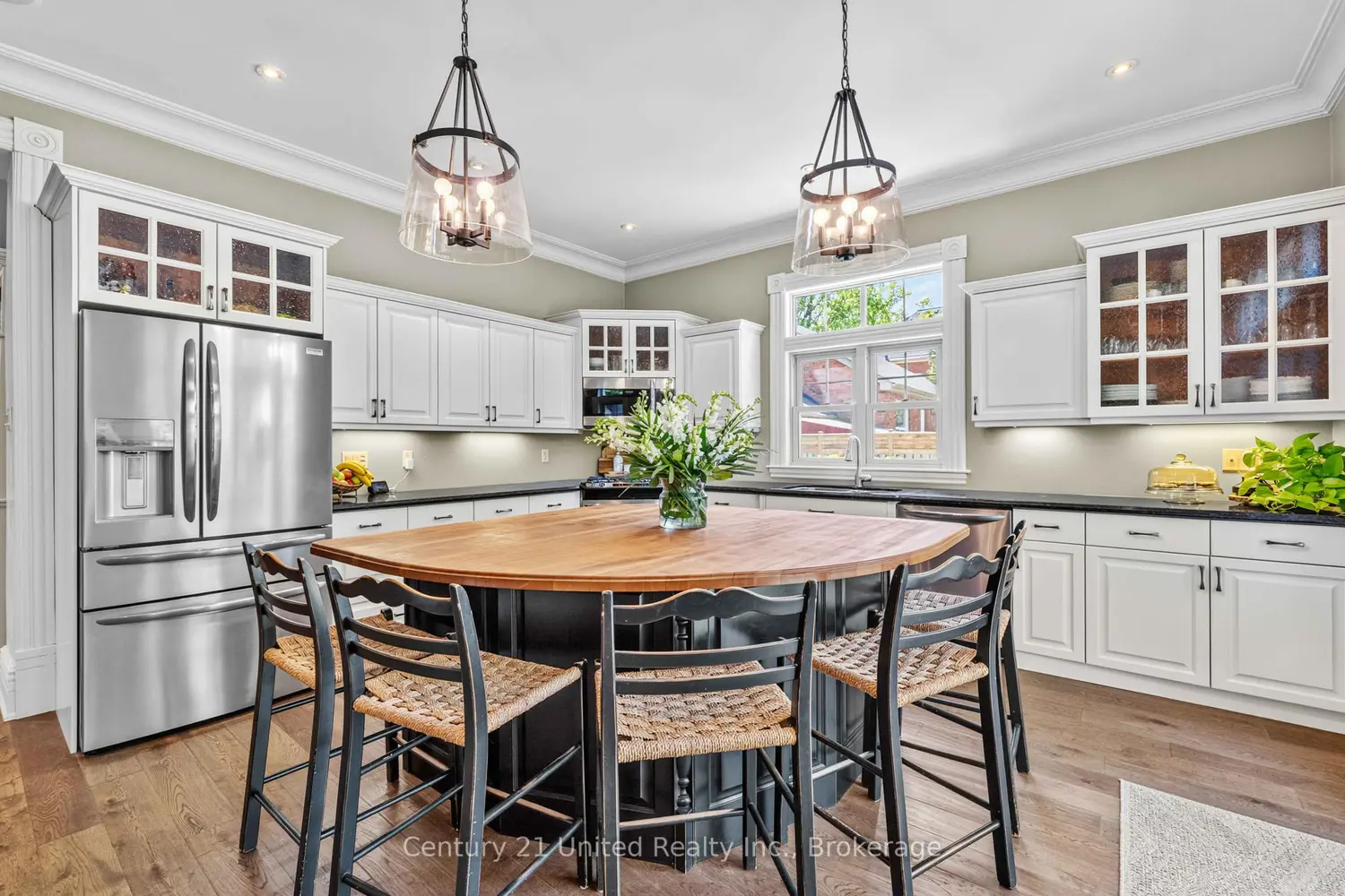 186 Aberdeen Avenue photo 4