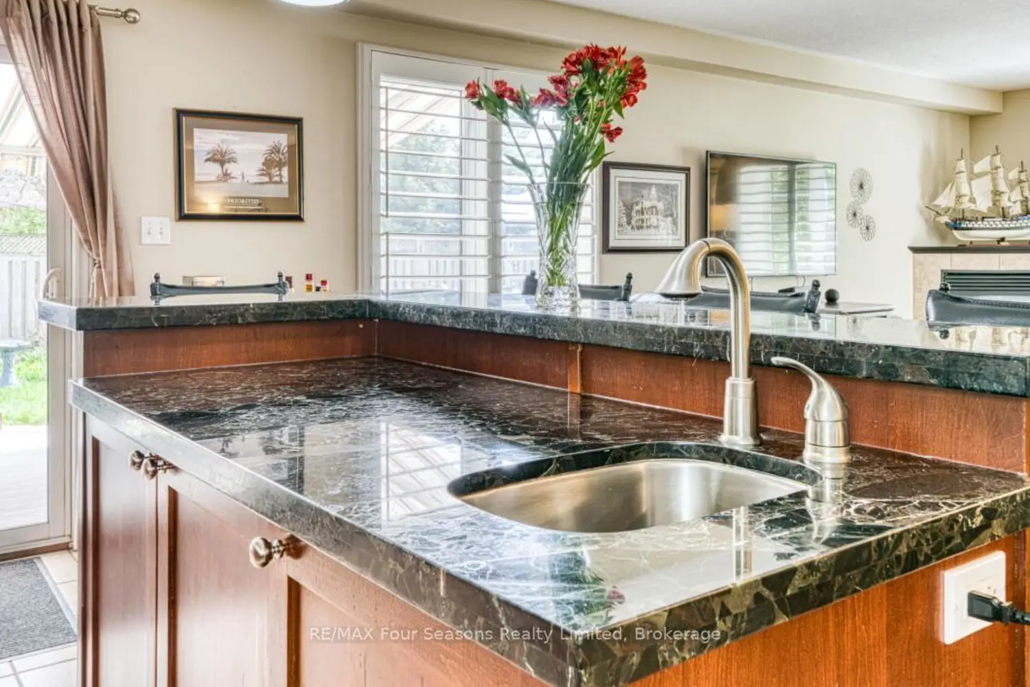 59 Highlands Crescent photo 5