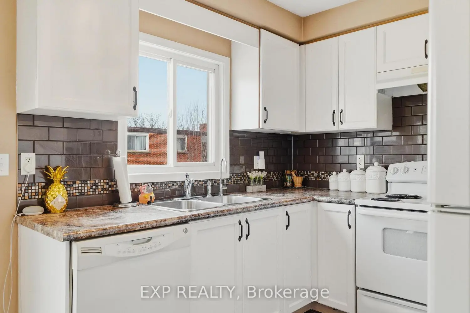 750 Lawrence Street 88 photo 2