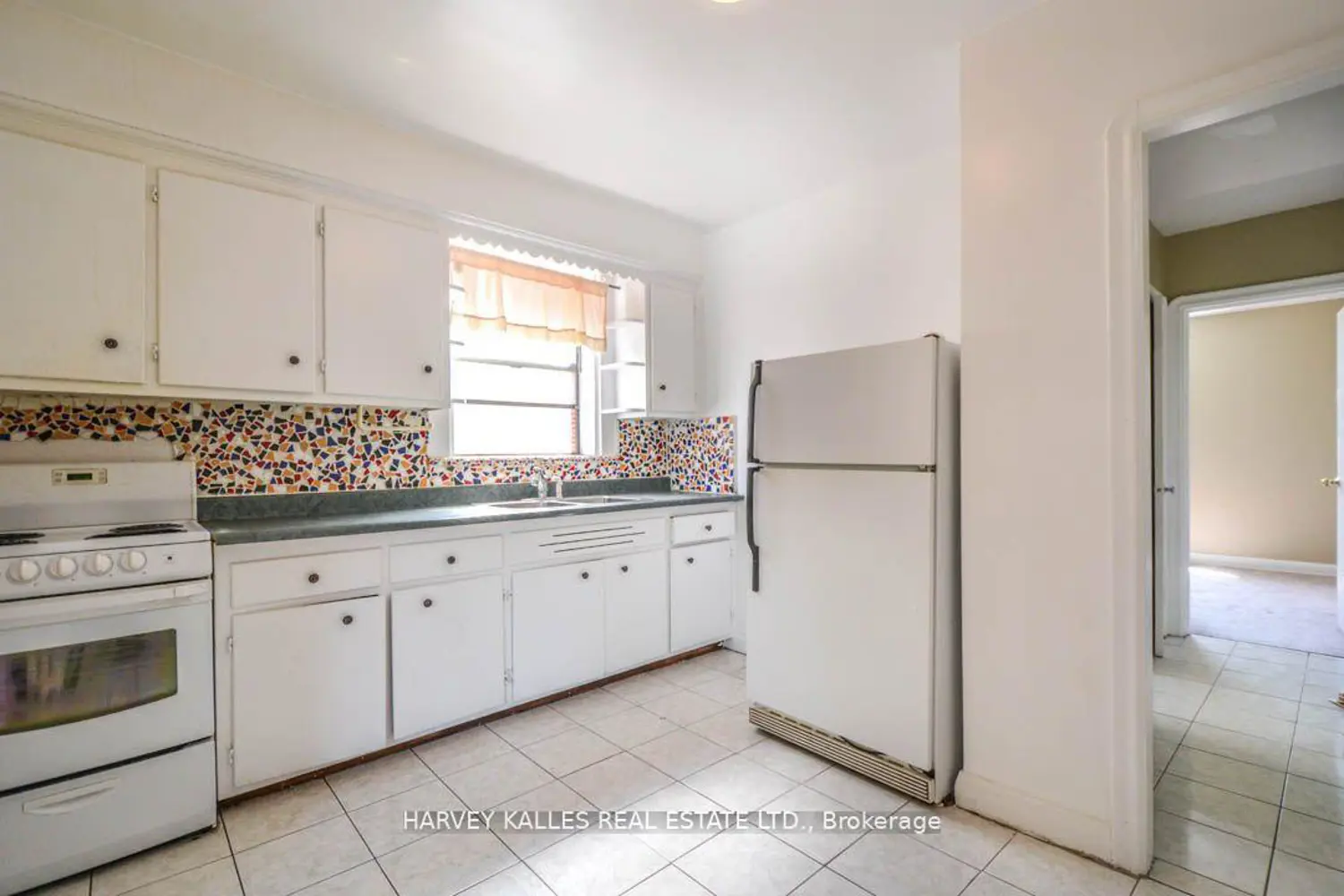 90 Trethewey Drive photo 5