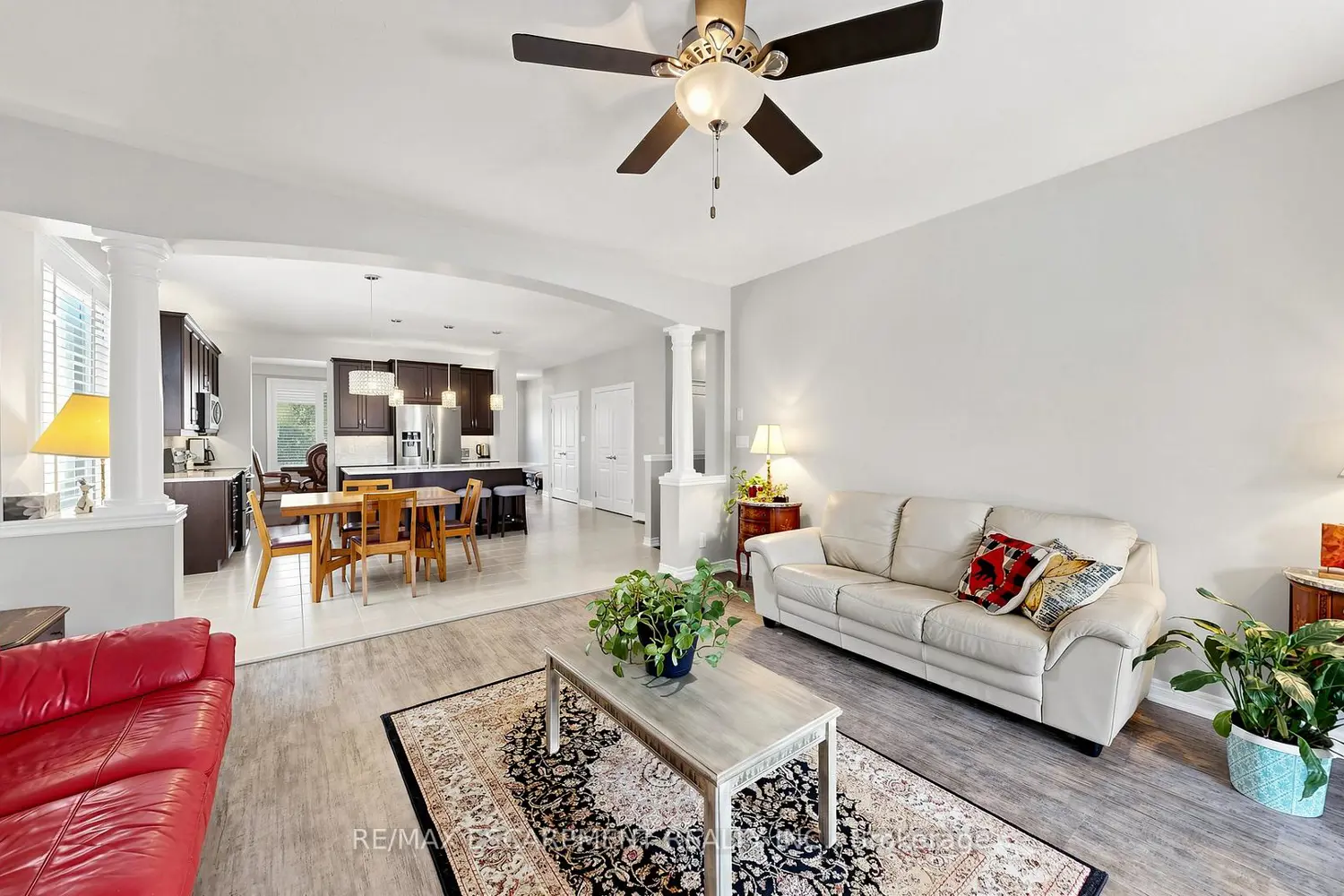 18 Gateway Avenue photo 2