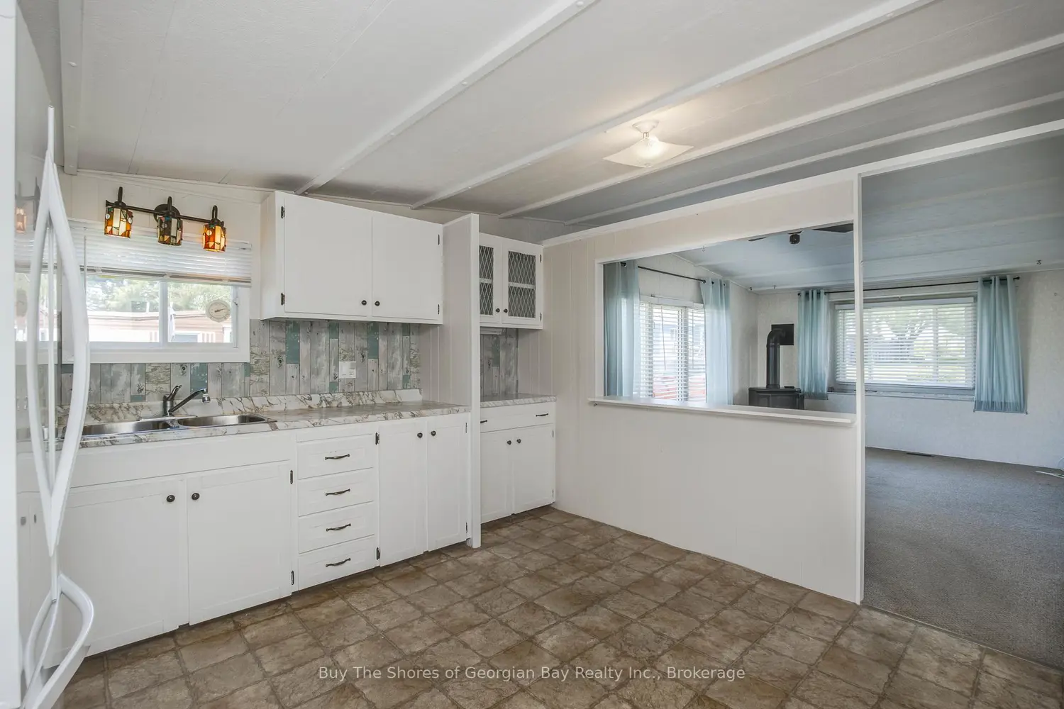 10 Maple Lane photo 4