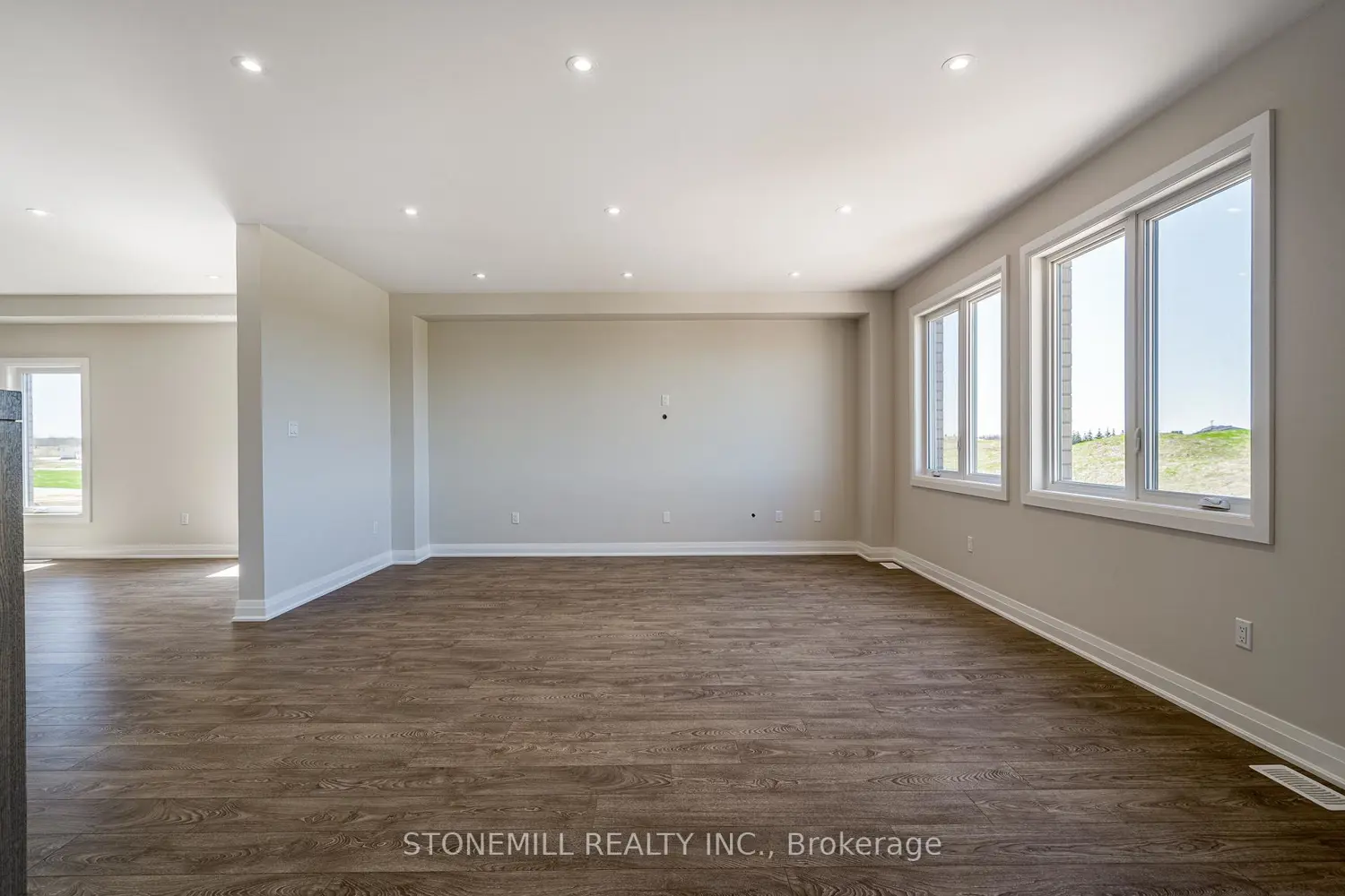 229 Midland Place photo 4