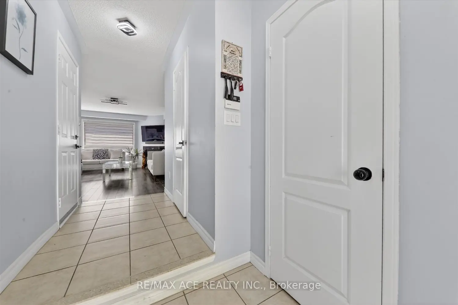 56 Unsworth Crescent photo 3