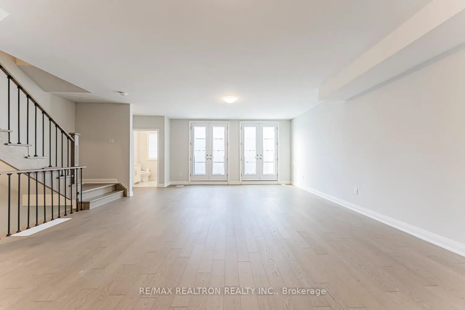260 Eagle Street 18 photo 2