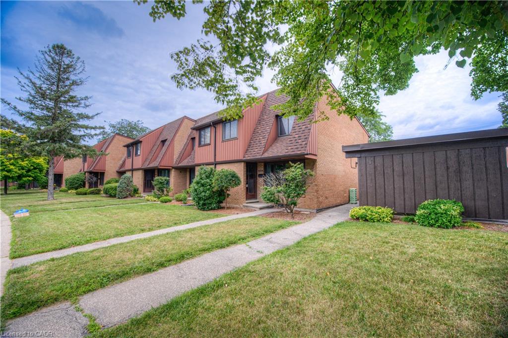 21-112 Kingswood Drive, Kitchener, ON, N2E 1S9