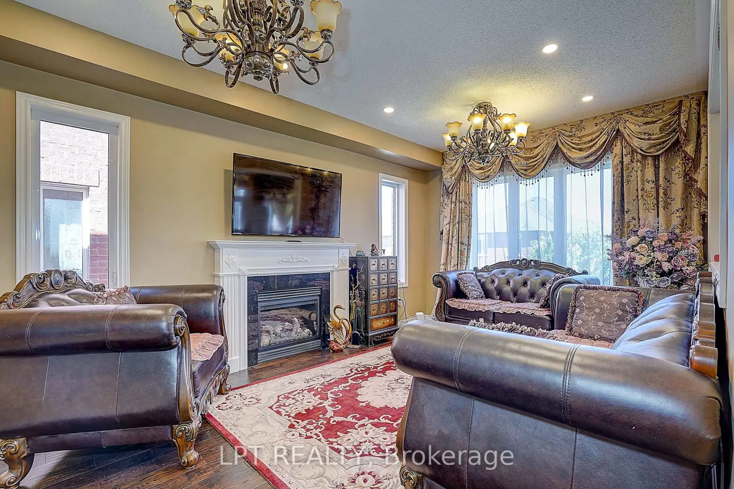 1168 Mctavish Drive photo 4