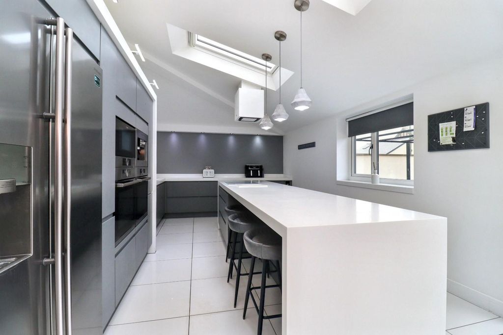5 bed detached house for saleWainwright Walk, Seaton Carew, Hartlepool TS25 photo 4
