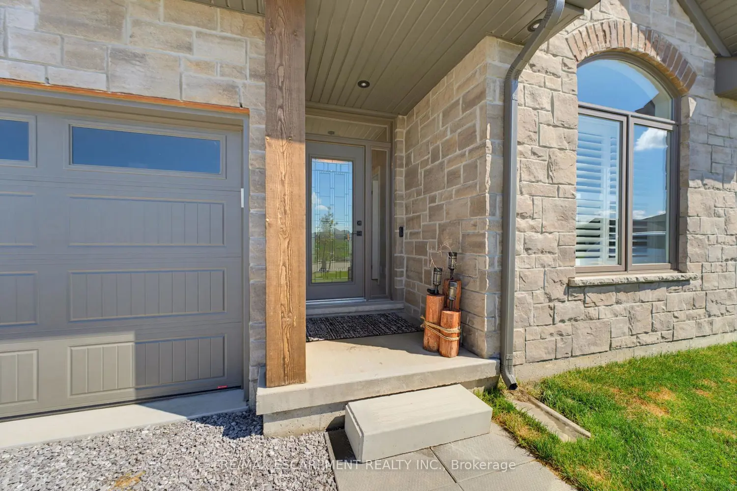 131 Craddock Boulevard photo 5