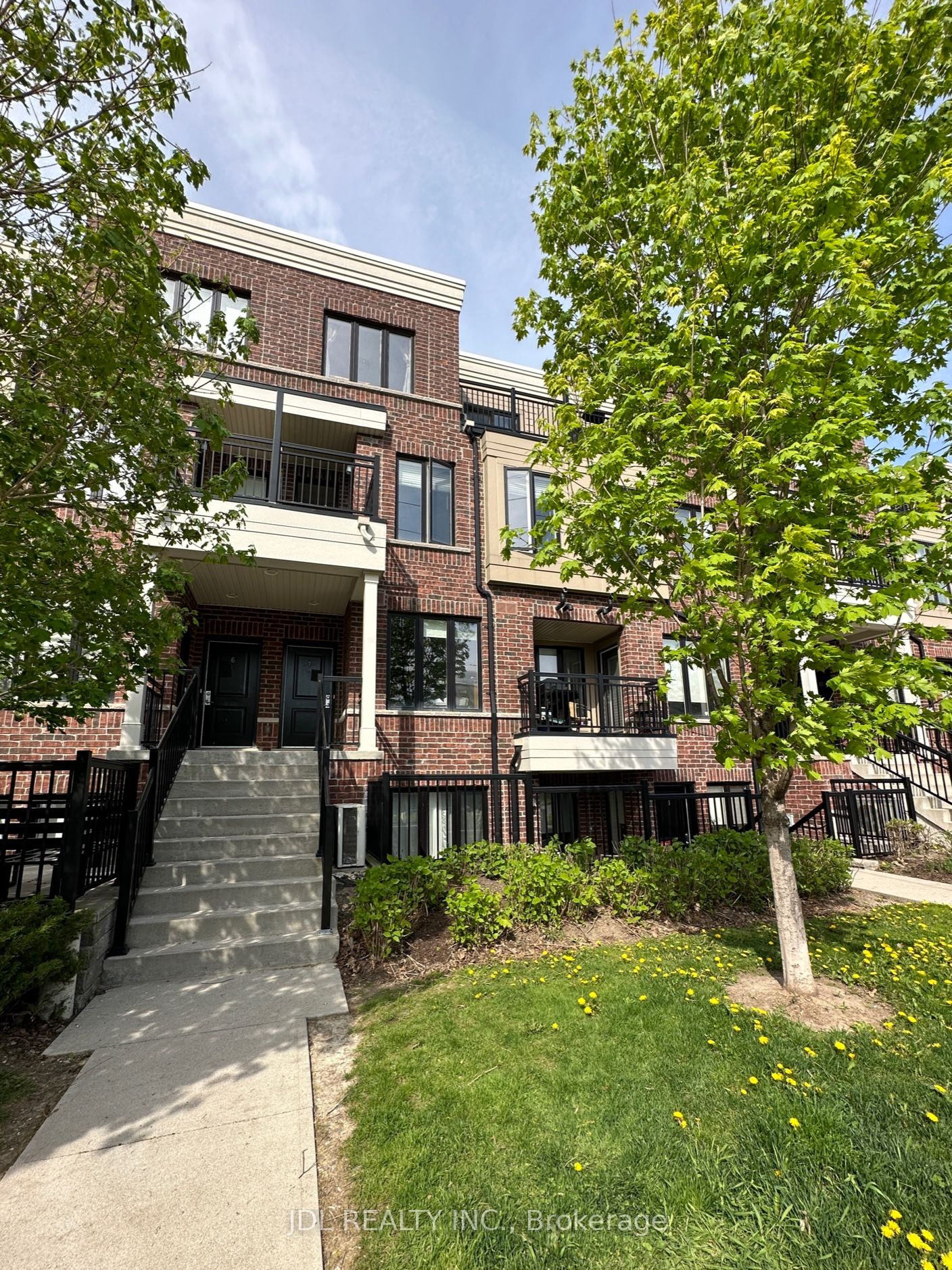 #7-10 Carnation Avenue, Toronto, ON, M8V 0B8