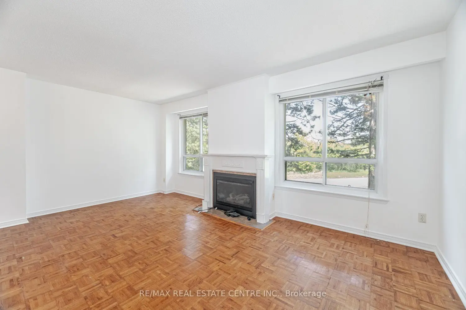 122 Moregate Crescent photo 2