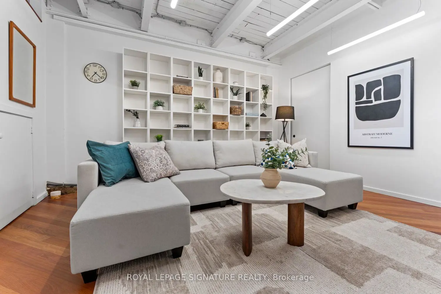 692 St Clarens Avenue 7 photo 3