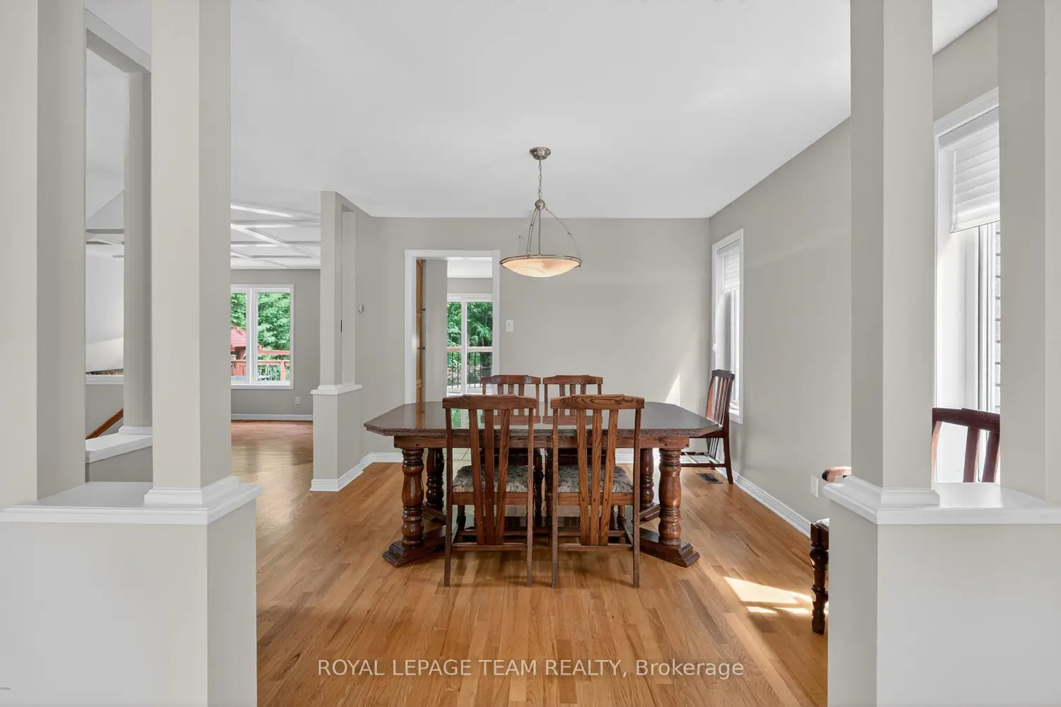 875 Giant Cedars Crescent photo 5