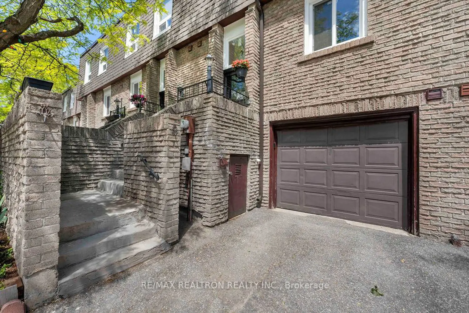 1 Davisbrook Boulevard 12 photo 4