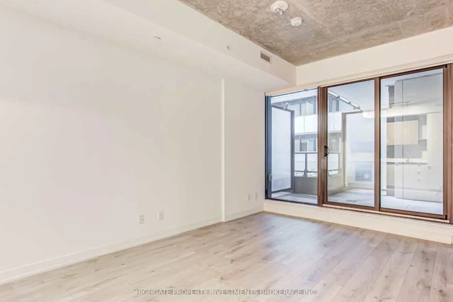 161 Roehampton Avenue 228 photo 5