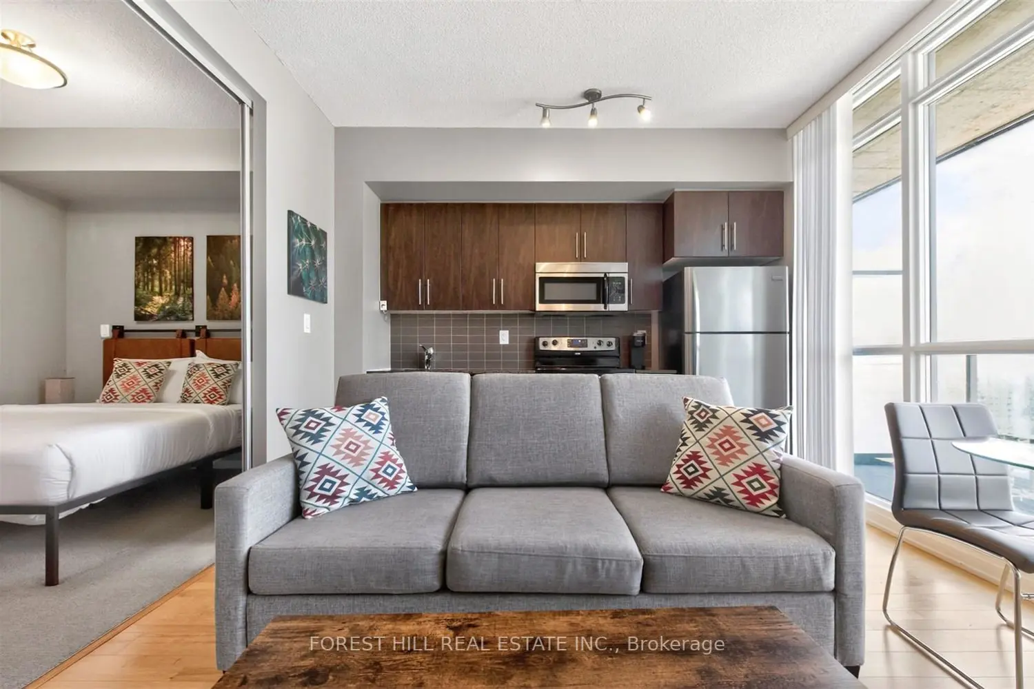 65 Bremner Boulevard 4607 photo 5
