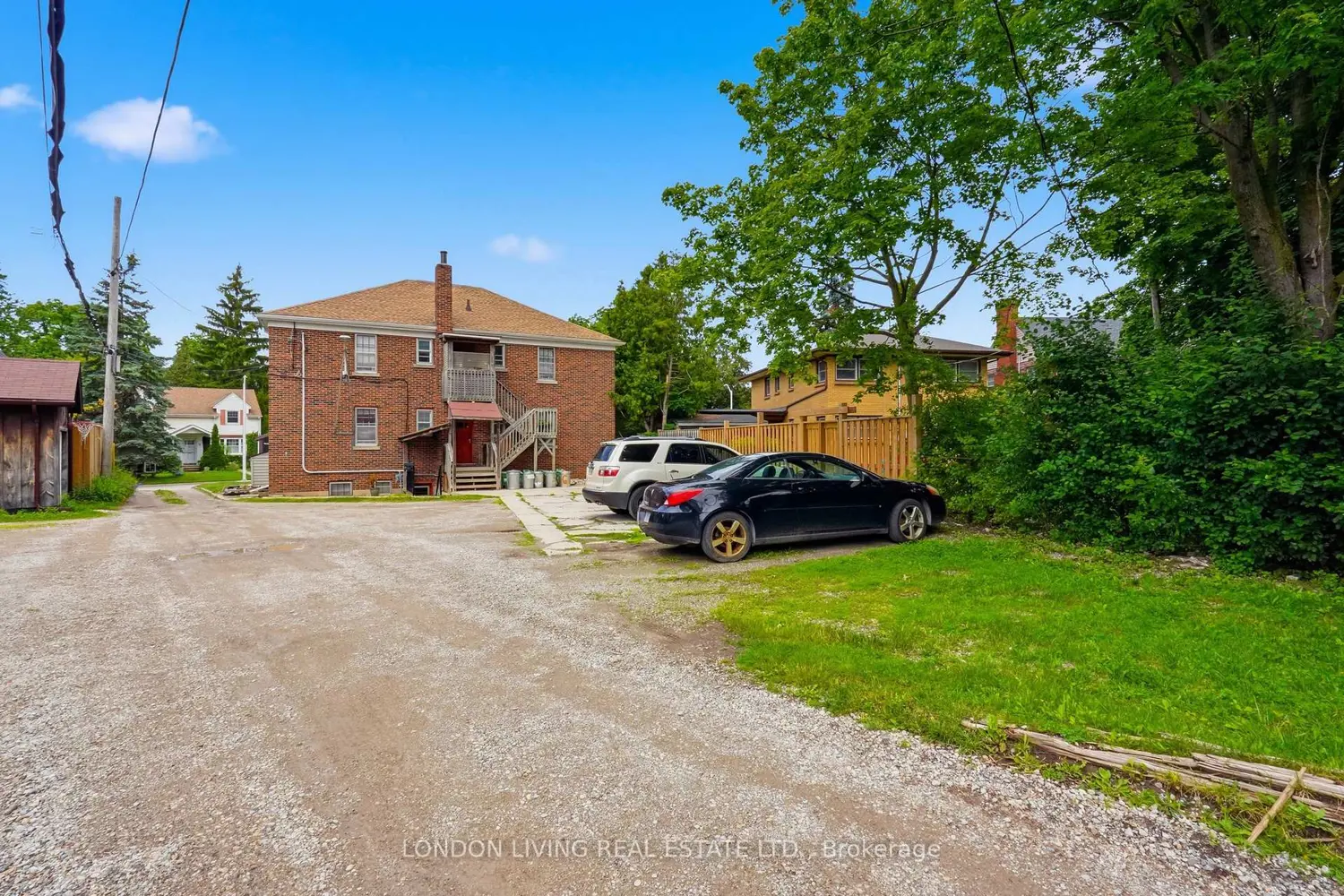 107 Windsor Crescent photo 5