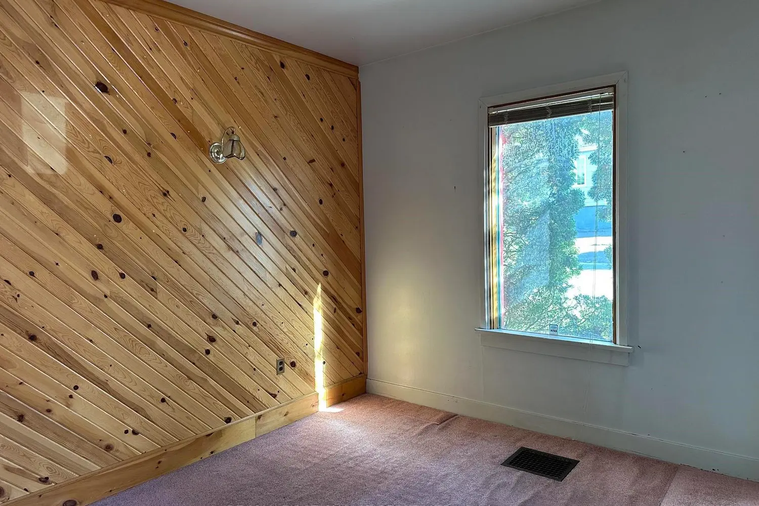 520 Van Norman Street photo 4