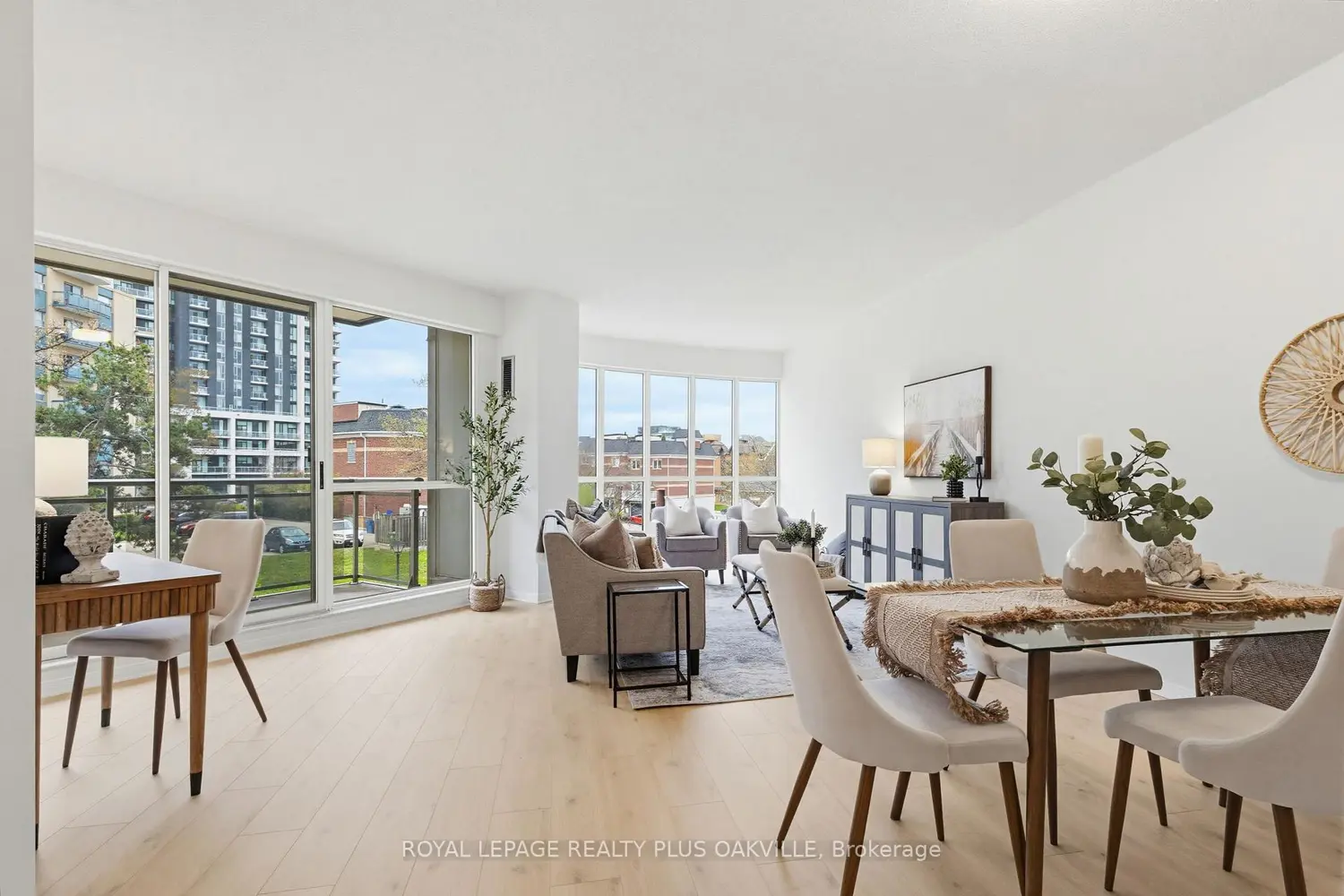 2511 Lakeshore Road 311 photo 5