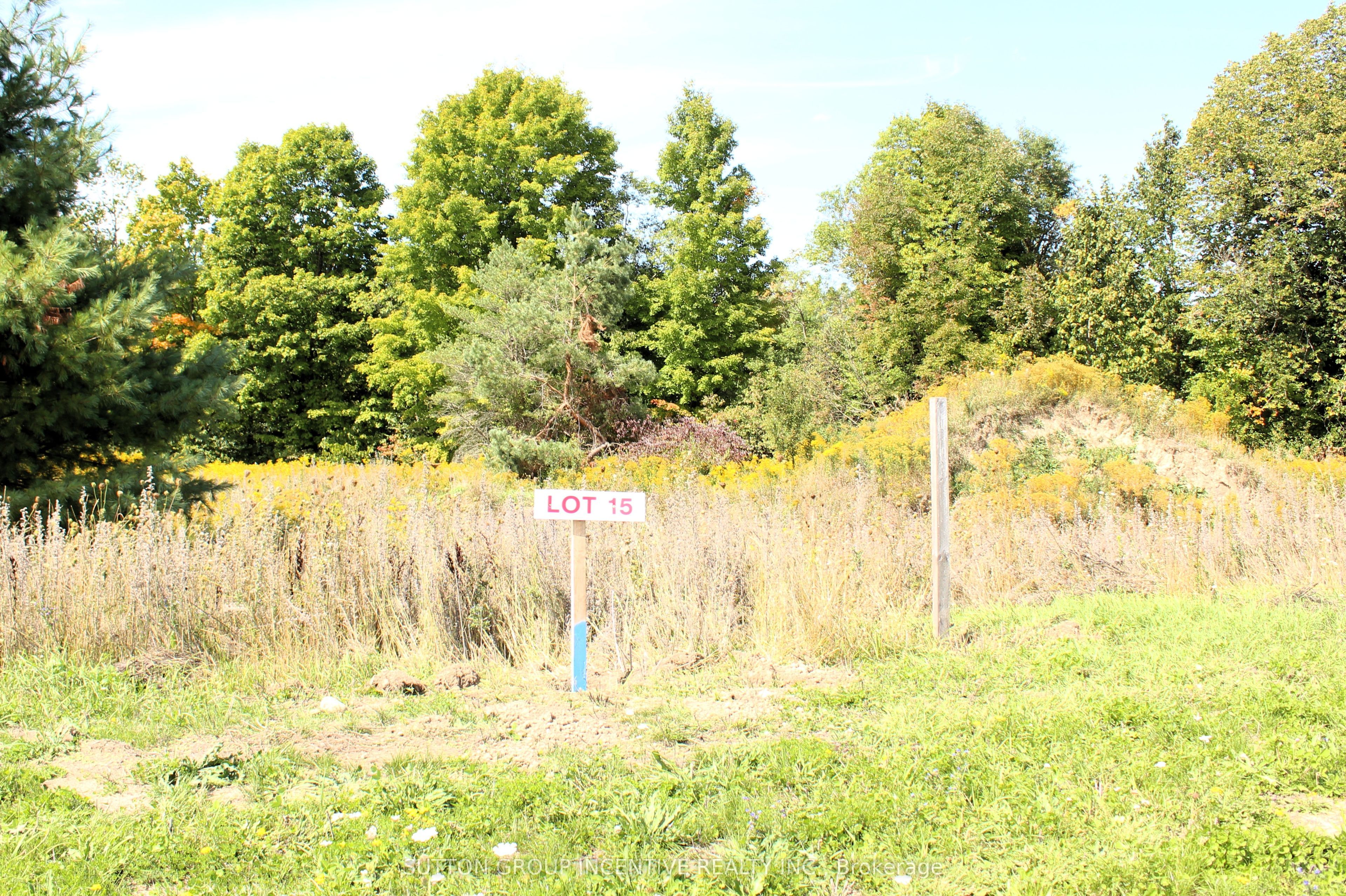 8 Greenlaw Court, Springwater, ON, L0L 1V0