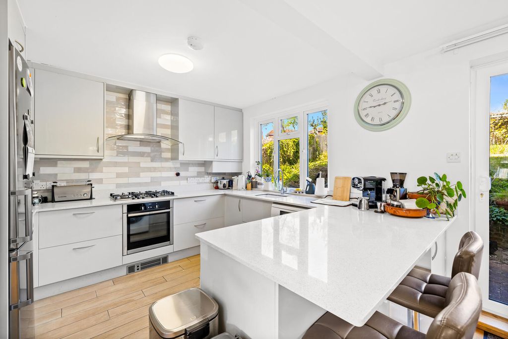 4 bed semi-detached house for saleMill Drive, Hove BN3