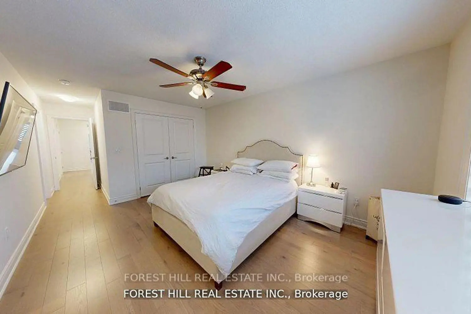 54 Montrose Boulevard photo 5