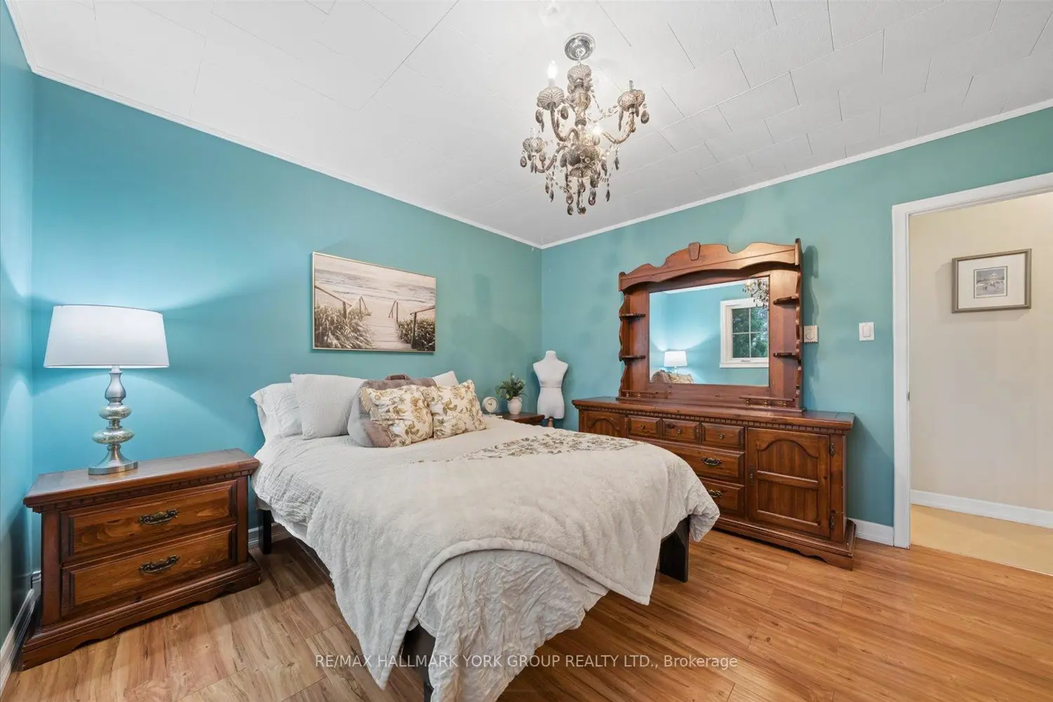 47 Sunnidale Boulevard photo 3