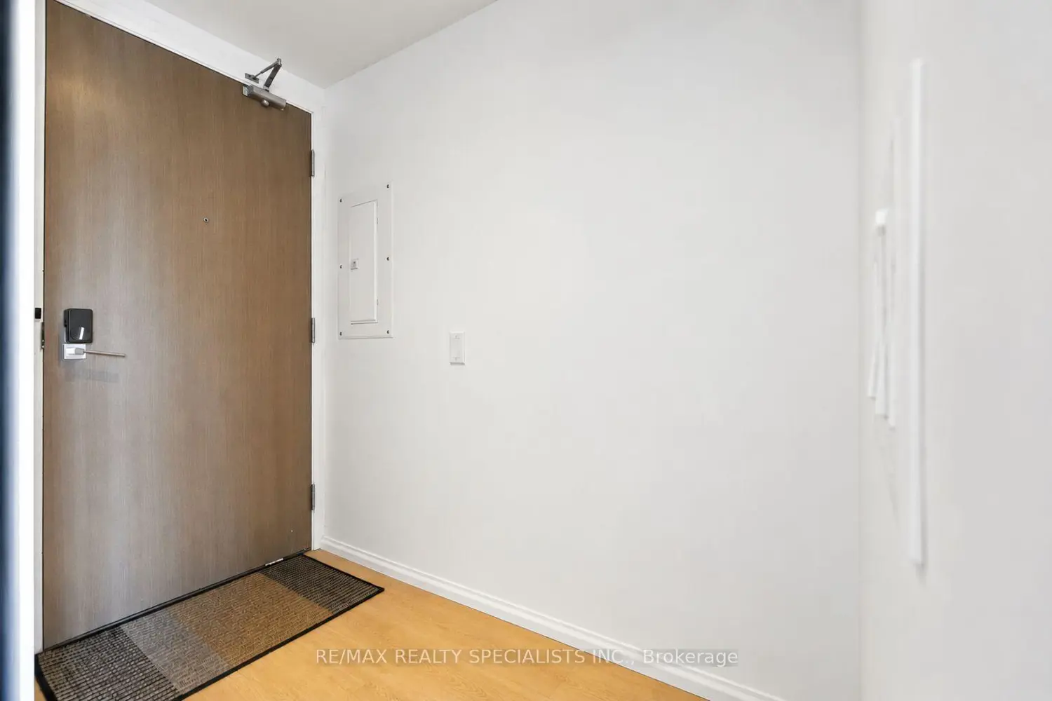 251 Jarvis Street 3210 photo 3