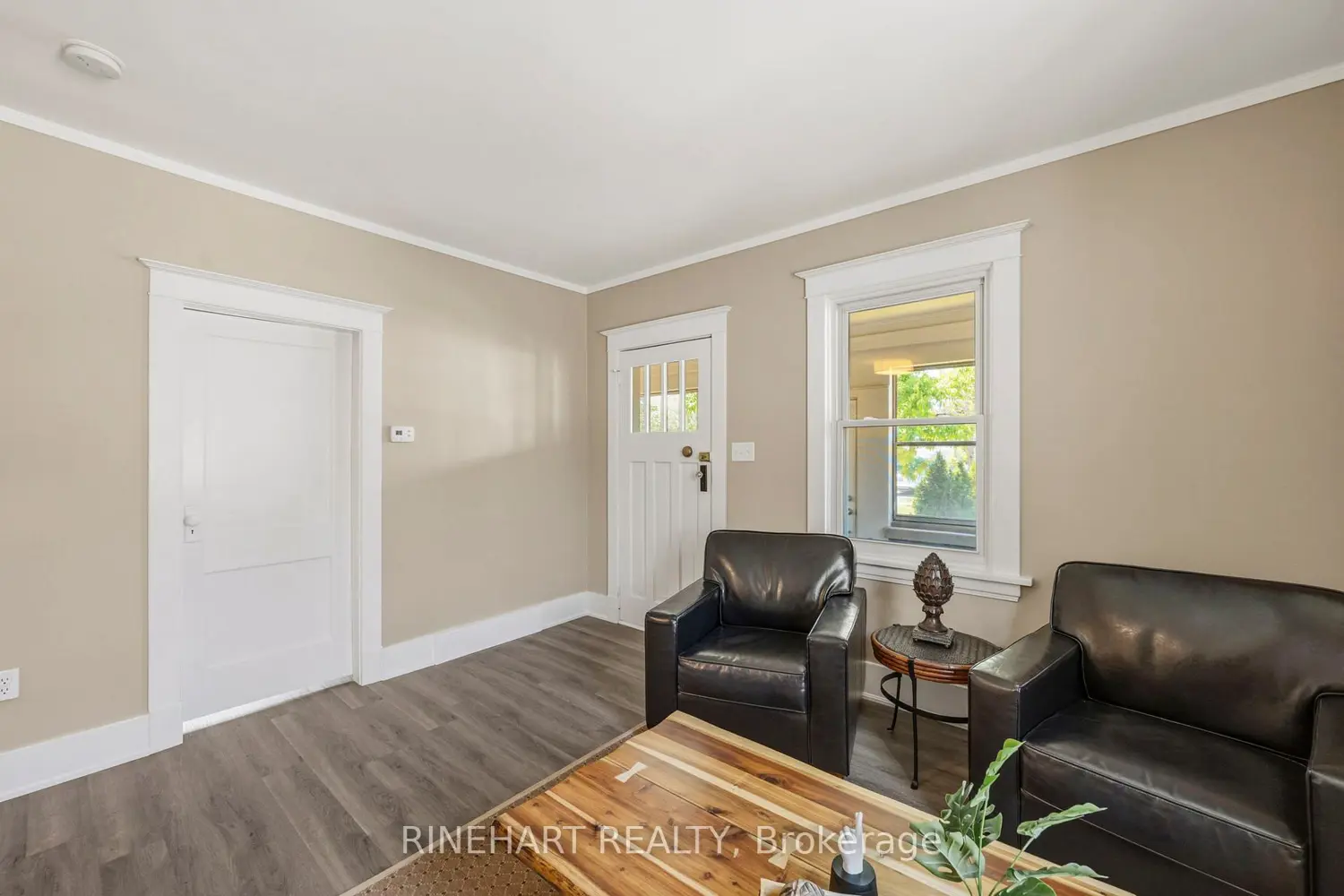 352 Edmonton Street photo 4