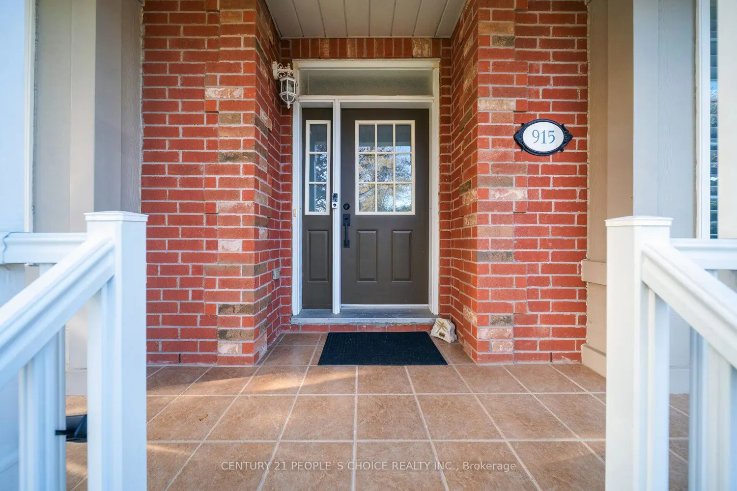 915 Gaslight Way photo 2