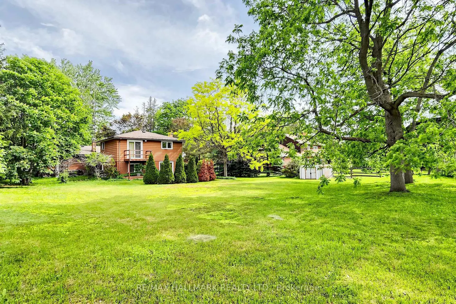 5193 Aurora Road photo 3