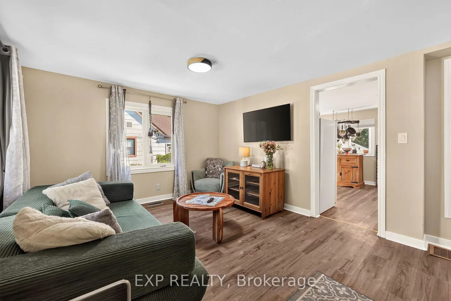 370 Gill Street photo 5