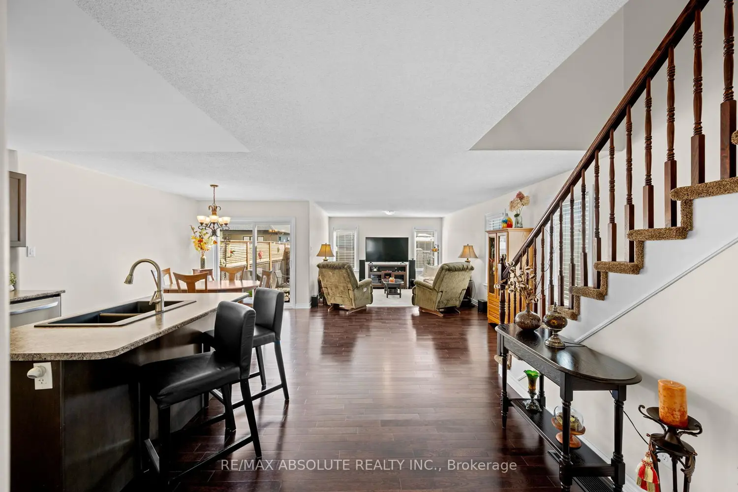 17 Allan Bond Court photo 5