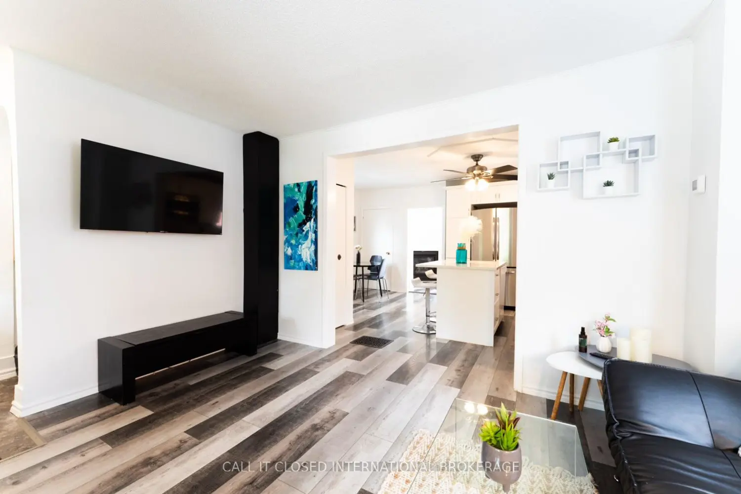 326 Smith Street photo 3